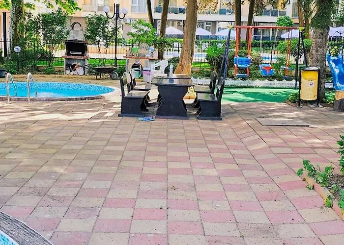 Amara Butik On The First Line * Ravda