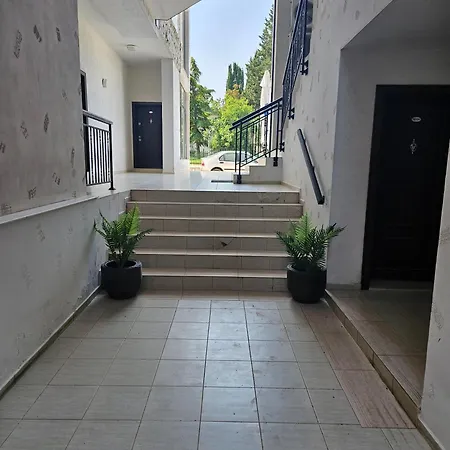 Amara Butik On The First Line *