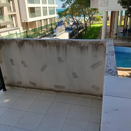 Amara Butik On The First Line Apartament *